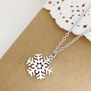 Snowflake Necklace in White Gold, C..