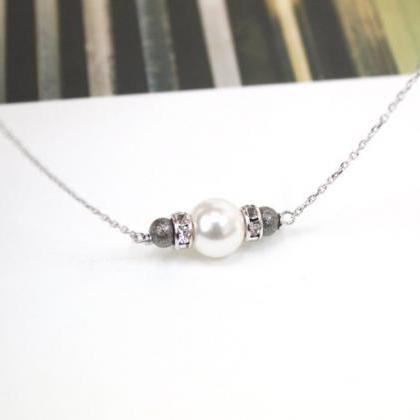 Swarovski White Pearl necklace, whi..