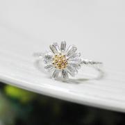 Tiny Daisy ring 6 Size with twisted ringband in silver