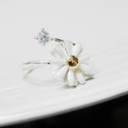 Adjustable White Daisy Flower ring in silver