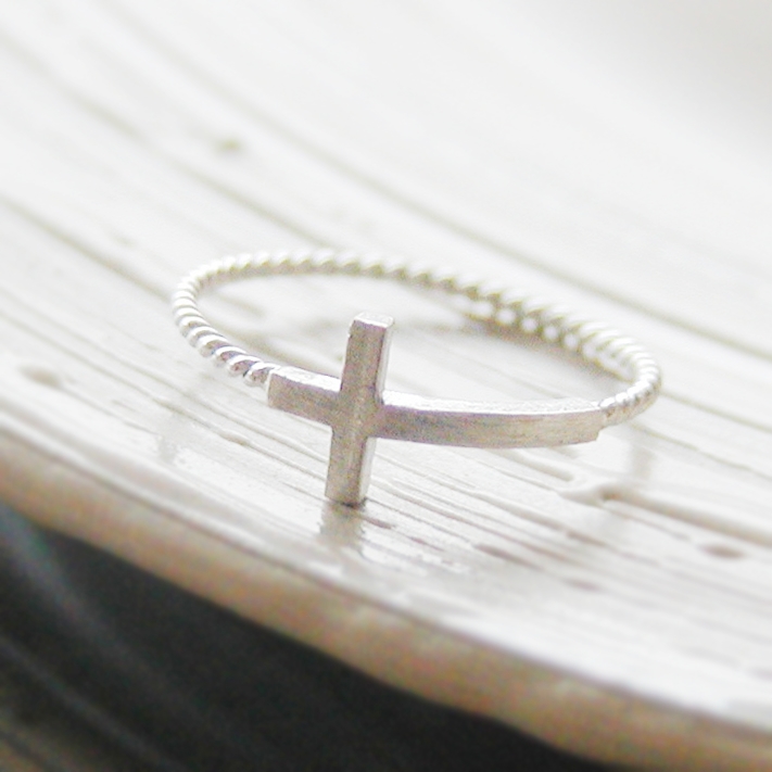 Sideways cross ring 6 size in white gold , twisted ringband , everyday jewelry, delicate minimal jewelry, Happy price for this ring! $13 => $7!!!