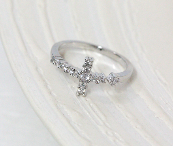 Sideways cross ring in white gold, knuckle ring, adjustable ring , everyday jewelry, delicate minimal jewelry